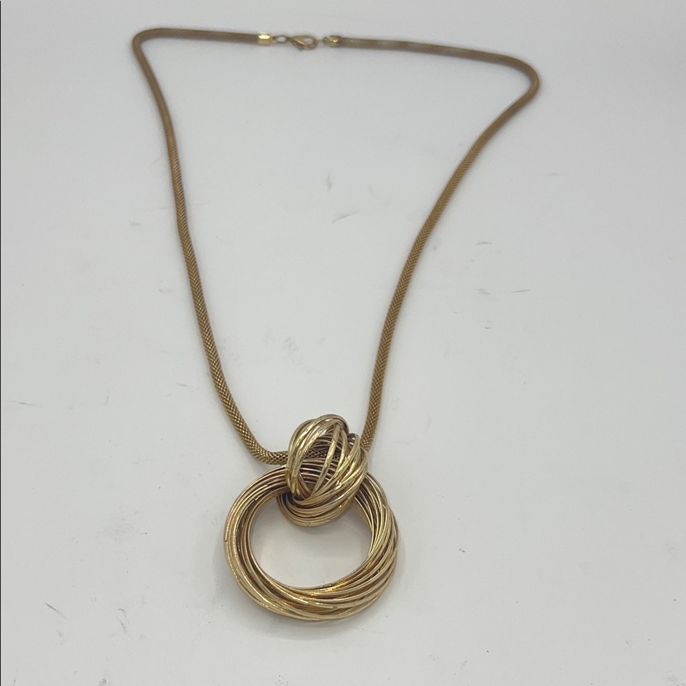 Elegant Gold Necklace